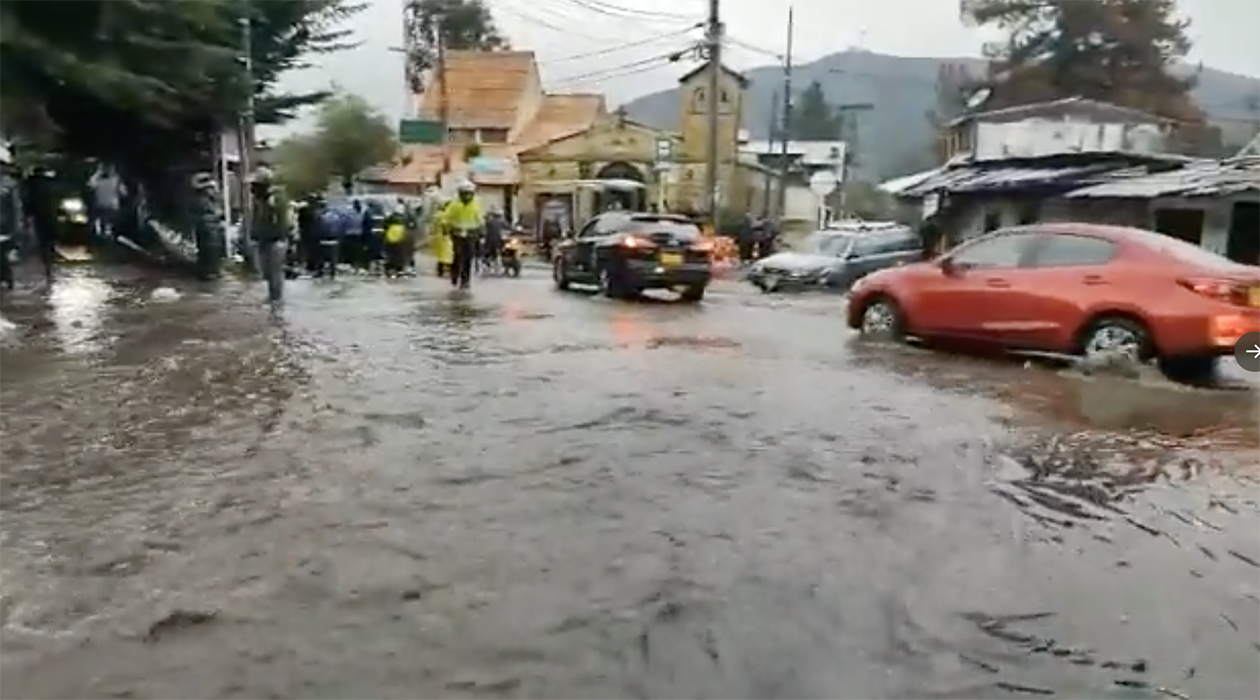 Fuertes inundaciones en Bogotá y vía a La Calera